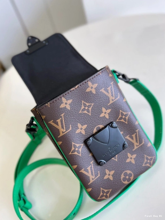 First bag LOUIS VERTICAL WALLET VUITTON S-LOCK WEARABLE 0814